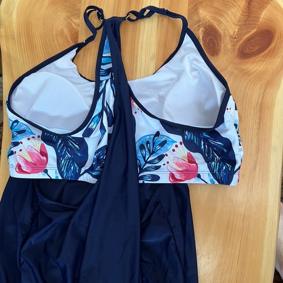Race back bathing suit set. Top and two matching bottoms. - Picture 4 of 6